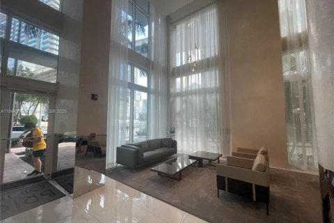 Condo in Miami, Florida, 1 bedroom  № 1932071 - photo 17