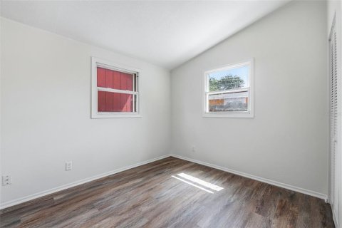 House in Tampa, Florida 3 bedrooms, 104.52 sq.m. № 2150067 - photo 19