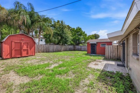 House in Tampa, Florida 3 bedrooms, 104.52 sq.m. № 2150067 - photo 23