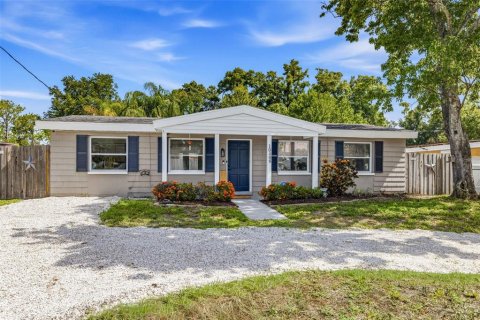 House in Tampa, Florida 3 bedrooms, 104.52 sq.m. № 2150067