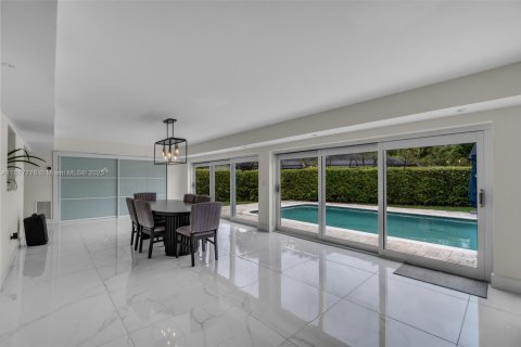Casa en venta en Miami, Florida, 4 dormitorios, 256.22 m2 № 1774535 - foto 16