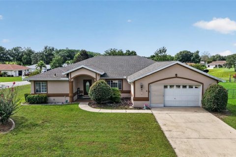 Casa en Ocala, Florida 3 dormitorios, 188.87 m2 № 2239339