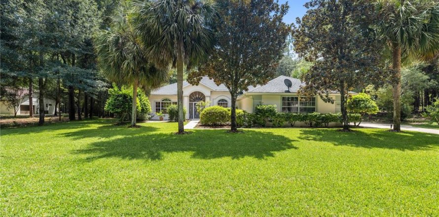 Casa en Dunnellon, Florida 3 dormitorios, 256.69 m2 № 2223011