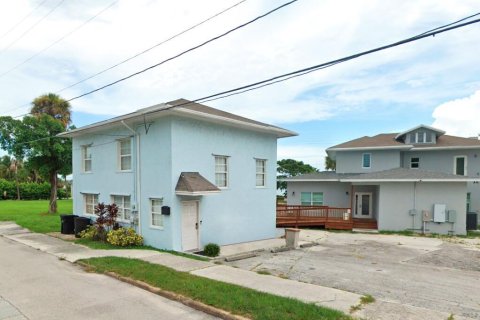 House in St. Lucie, Florida 6 bedrooms, 303.98 sq.m. № 2146144 - photo 2