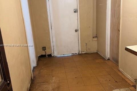Villa ou maison à vendre à North Miami, Floride: 4 chambres, 159.23 m2 № 1693443 - photo 14