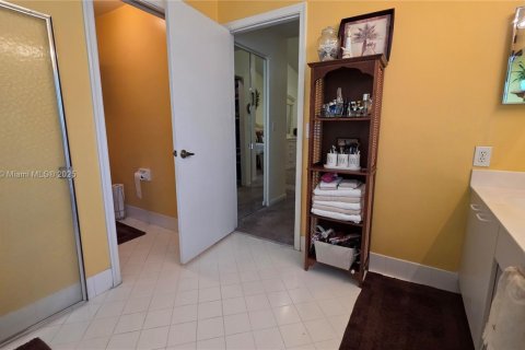 House in Lauderhill, Florida 4 bedrooms, 213.02 sq.m. № 1929494 - photo 21