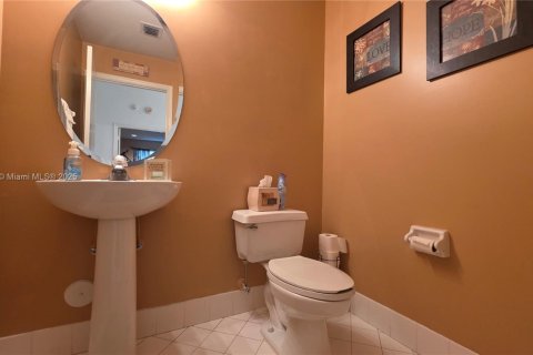 House in Lauderhill, Florida 4 bedrooms, 213.02 sq.m. № 1929494 - photo 9
