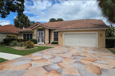 House in Lauderhill, Florida 4 bedrooms, 213.02 sq.m. № 1929494 - photo 1