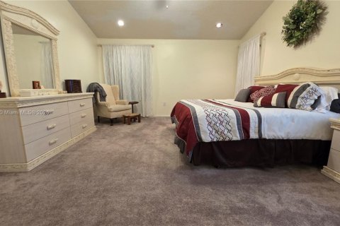 House in Lauderhill, Florida 4 bedrooms, 213.02 sq.m. № 1929494 - photo 23