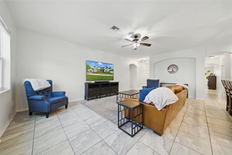 House in Wesley Chapel, Florida 6 bedrooms, 506.5 sq.m. № 1777494 - photo 11