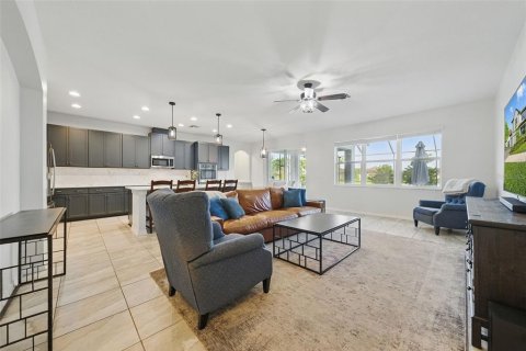 House in Wesley Chapel, Florida 6 bedrooms, 506.5 sq.m. № 1777494 - photo 9