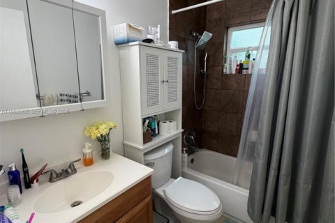 Villa ou maison à louer à Dania Beach, Floride: 2 chambres, 176.51 m2 № 2046562 - photo 5