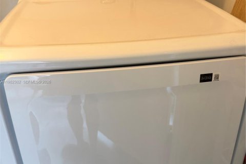 Villa ou maison à louer à Dania Beach, Floride: 2 chambres, 176.51 m2 № 2046562 - photo 8