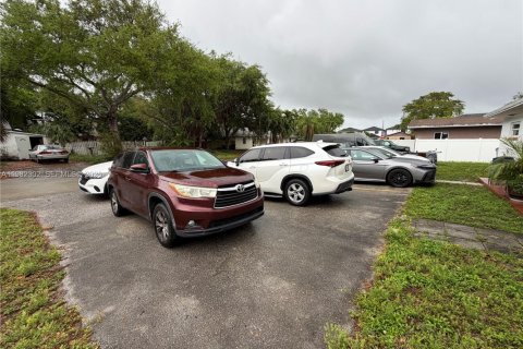 Villa ou maison à louer à Dania Beach, Floride: 2 chambres, 176.51 m2 № 2046562 - photo 3