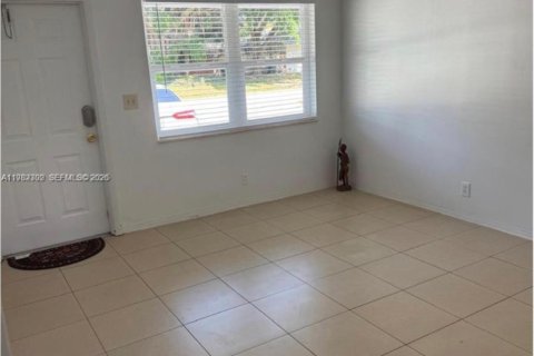 Villa ou maison à louer à Dania Beach, Floride: 2 chambres, 176.51 m2 № 2046562 - photo 9