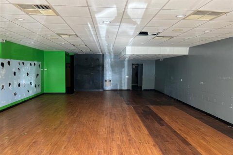 Propiedad comercial en alquiler en Alachua, Florida, 150.5 m2 № 1425156 - foto 3