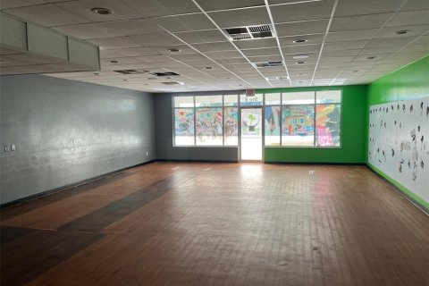Propiedad comercial en alquiler en Alachua, Florida, 150.5 m2 № 1425156 - foto 4