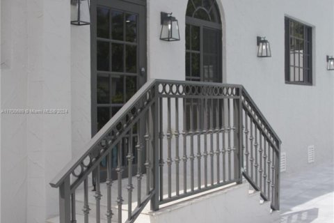 Villa ou maison à vendre à Hollywood, Floride: 7 chambres, 394.74 m2 № 1965567 - photo 30