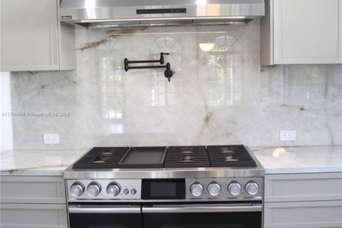 Villa ou maison à vendre à Hollywood, Floride: 7 chambres, 394.74 m2 № 1965567 - photo 11