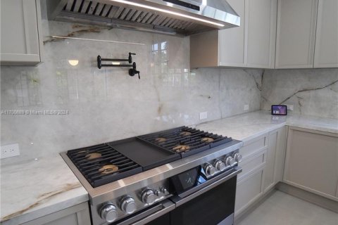 Villa ou maison à vendre à Hollywood, Floride: 7 chambres, 394.74 m2 № 1965567 - photo 15