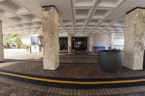 Condominio en venta en Hallandale Beach, Florida, 1 dormitorio, 74.14 m2 № 1450578 - foto 1
