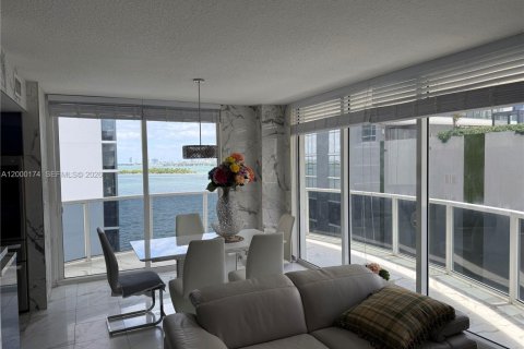 Condo in Miami, Florida, 1 bedroom  № 2064971 - photo 5