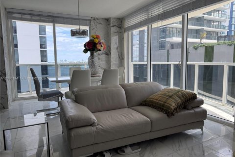 Condo in Miami, Florida, 1 bedroom  № 2064971 - photo 7