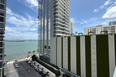 Condo in Miami, Florida, 1 bedroom  № 2064971 - photo 27