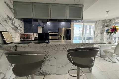 Condo in Miami, Florida, 1 bedroom  № 2064971 - photo 2