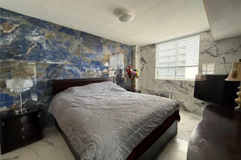 Condo in Miami, Florida, 1 bedroom  № 2064971 - photo 13