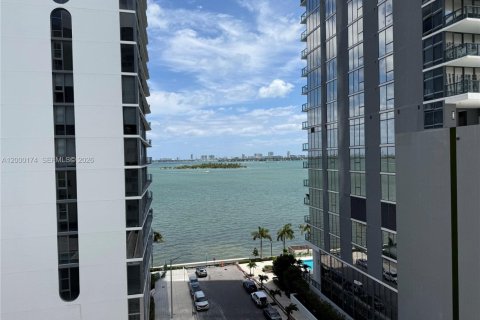 Condo in Miami, Florida, 1 bedroom  № 2064971 - photo 25