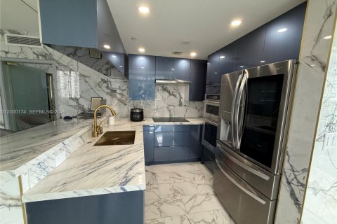 Condo in Miami, Florida, 1 bedroom  № 2064971