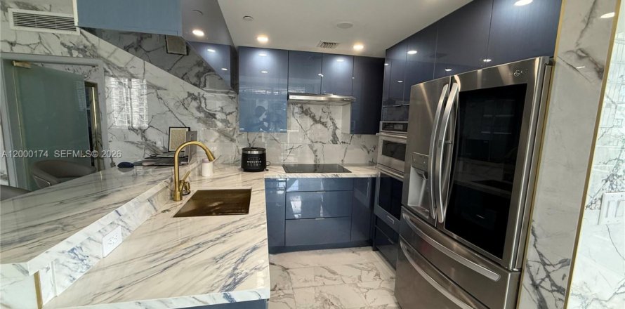 Condo in Miami, Florida, 1 bedroom  № 2064971