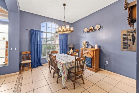 House in New Port Richey, Florida 3 bedrooms, 184.32 sq.m. № 1662100 - photo 9