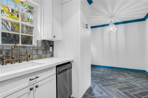 Condo in Miami Beach, Florida, 1 bedroom  № 1878736 - photo 8