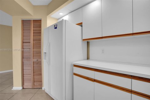 Купить кондоминиум в Пемброк-Пайнс, Флорида 1 спальня, 97.08м2, № 1990302 - фото 19