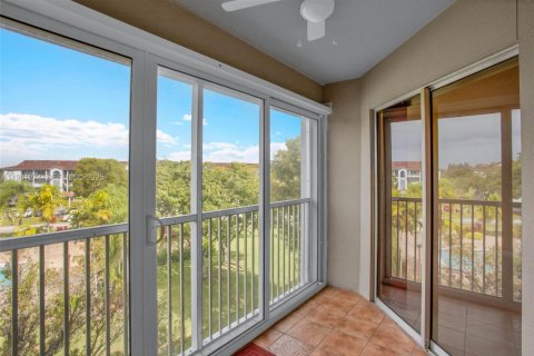 Купить кондоминиум в Пемброк-Пайнс, Флорида 1 спальня, 97.08м2, № 1990302 - фото 25