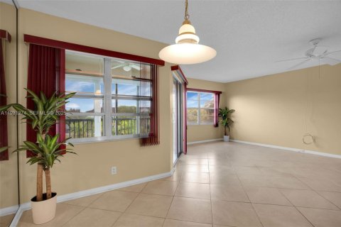 Купить кондоминиум в Пемброк-Пайнс, Флорида 1 спальня, 97.08м2, № 1990302 - фото 16