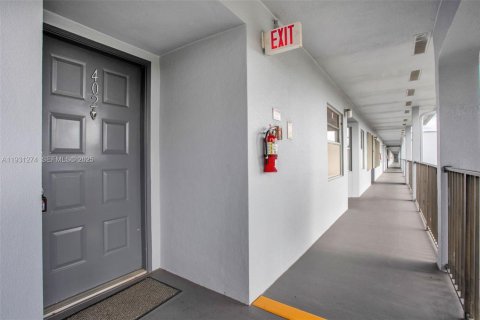 Купить кондоминиум в Пемброк-Пайнс, Флорида 1 спальня, 97.08м2, № 1990302 - фото 30