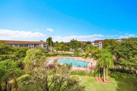 Купить кондоминиум в Пемброк-Пайнс, Флорида 1 спальня, 97.08м2, № 1990302 - фото 29