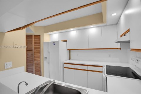 Купить кондоминиум в Пемброк-Пайнс, Флорида 1 спальня, 97.08м2, № 1990302 - фото 22