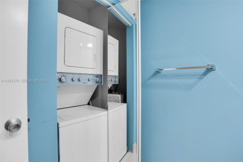 Купить кондоминиум в Пемброк-Пайнс, Флорида 1 спальня, 97.08м2, № 1990302 - фото 11