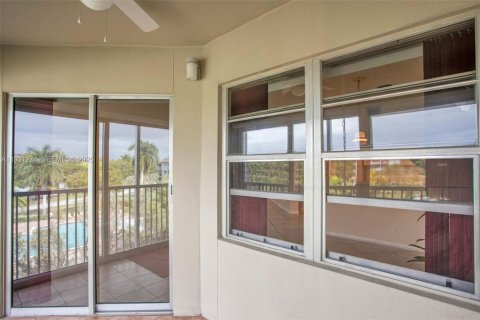 Купить кондоминиум в Пемброк-Пайнс, Флорида 1 спальня, 97.08м2, № 1990302 - фото 27