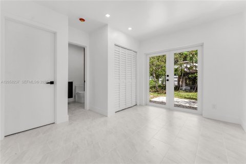 House in West Park, Florida 2 bedrooms, 106.84 sq.m. № 2248980 - photo 19