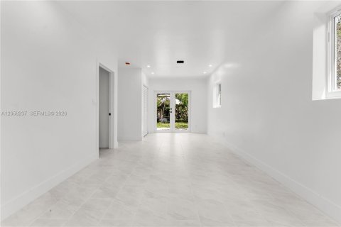 House in West Park, Florida 2 bedrooms, 106.84 sq.m. № 2248980 - photo 18