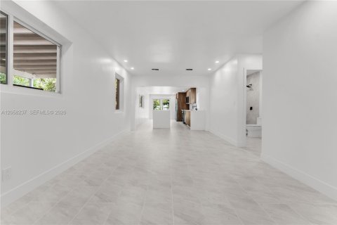 House in West Park, Florida 2 bedrooms, 106.84 sq.m. № 2248980 - photo 28