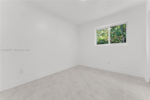 House in West Park, Florida 2 bedrooms, 106.84 sq.m. № 2248980 - photo 22