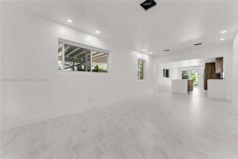House in West Park, Florida 2 bedrooms, 106.84 sq.m. № 2248980 - photo 27