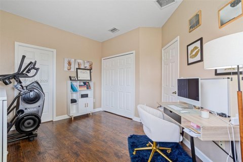 Купить виллу или дом в Катлер-Бей, Флорида 5 спален, 294.31м2, № 2043447 - фото 25