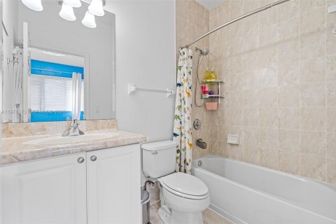 Купить виллу или дом в Катлер-Бей, Флорида 5 спален, 294.31м2, № 2043447 - фото 24